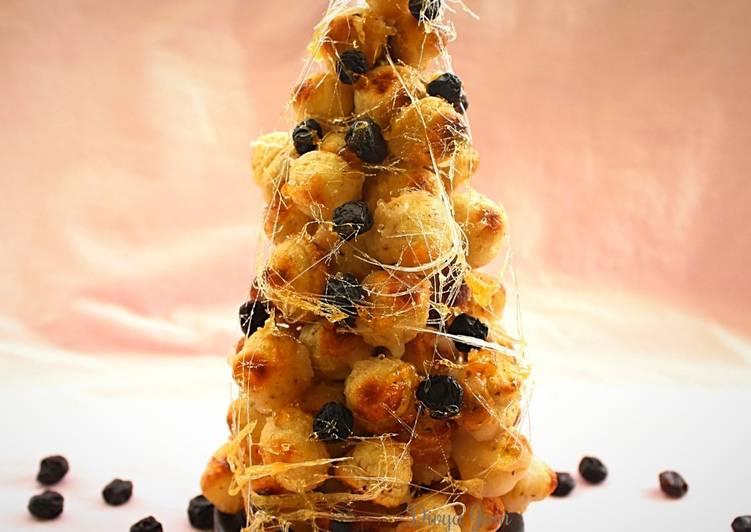 The Best Ever French Blueberry Croquembouche/Profiteroles Tower (Eggless)