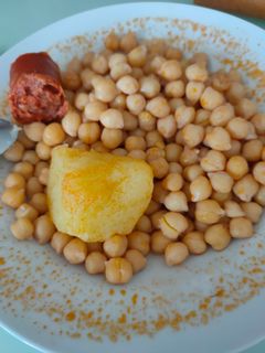 Una foto de Cocido de garbanzos (estilo mi abuela)