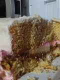 Torta helada de frutillas y ananá