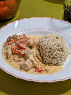 Una foto de Pollo en salsa de rulo de cabra