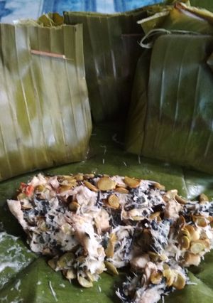 Foto resep Botok lamtoro (pete cina)+ tempe+daun sembukan (daun kentut) 😬