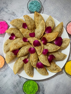 मावा करंजी (mawa karanji recipe in Hindi) रेसिपी मुख्य फोटो