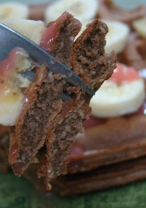 Una foto de Waffles de avena, banana y chocolate