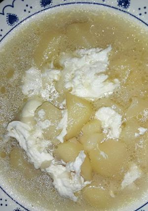 Foto principal de Caldo papas con cebolla y huevo duro