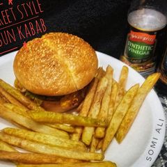 A picture of Street style bun kabab.
