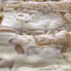 Una foto de Lasagna de pollo, maíz y tocineta