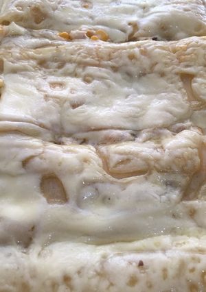 Una foto de Lasagna de pollo, maíz y tocineta