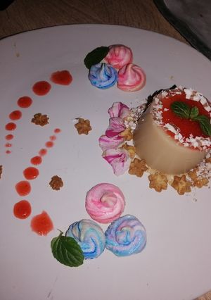 Una foto de Panna Cotta "Gusto culposo" ☕🍓🍰