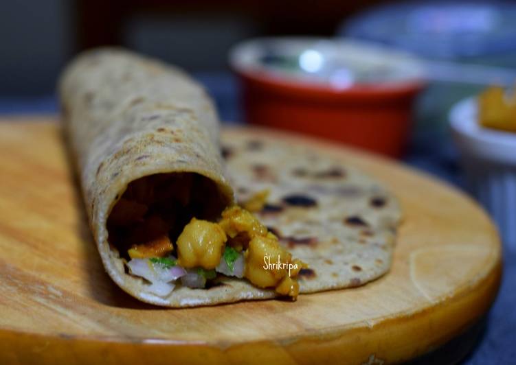 Recipe of Speedy Chapati Roll /Kati roll (with White Chana):