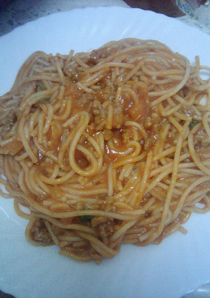 Una foto de Espaguetis en salsa de tomate