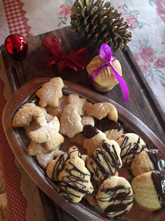 Una foto de Galletitas navideñas!!de sabor a limón y canela 🤗