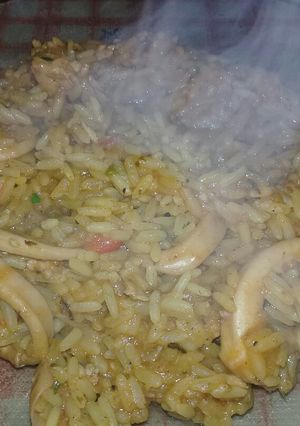 Una foto de Arroz con calamares