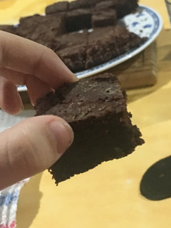 Una foto de Brownie fácil y rico