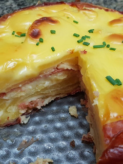 Una foto de Tarta Salada de Patata y Jamón Serrano