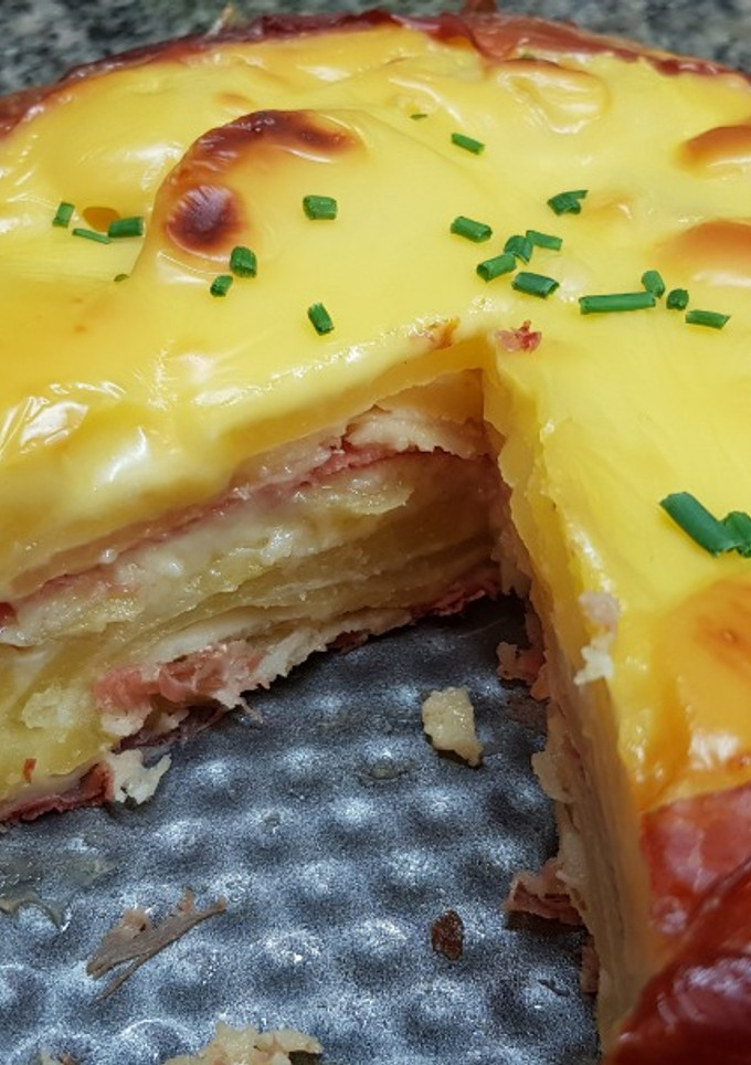 Una foto de Tarta Salada de Patata y Jamón Serrano