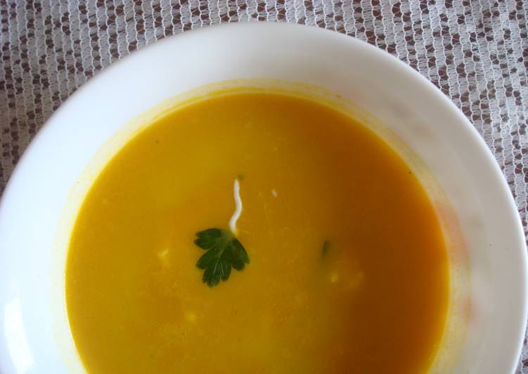 Simple Way to Make Speedy Spiced Pumpkin Soup (with a parsley tail)