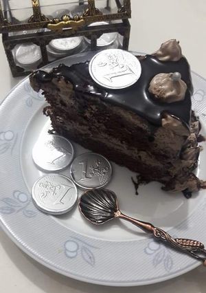 A picture of Chocolate coins cake.