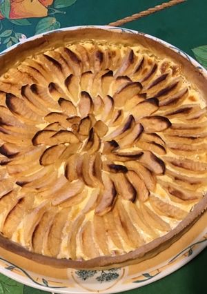 Une photo de Tarte pommes anciennes,crème et vanille (pâte brisée « tonic »)