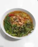 Canh măng chua nấu tôm