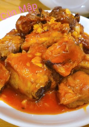 Hình của món Sườn xào chua ngọt.