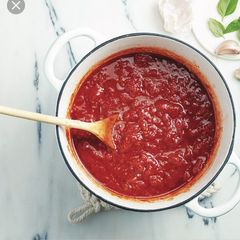 A picture of Fresh tomato sauce.
