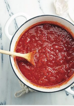 A picture of Fresh tomato sauce.