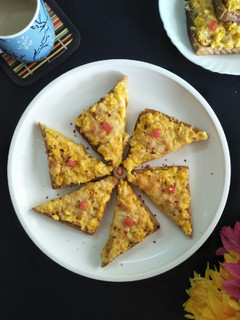A picture of Creamy Corn Toasts.
