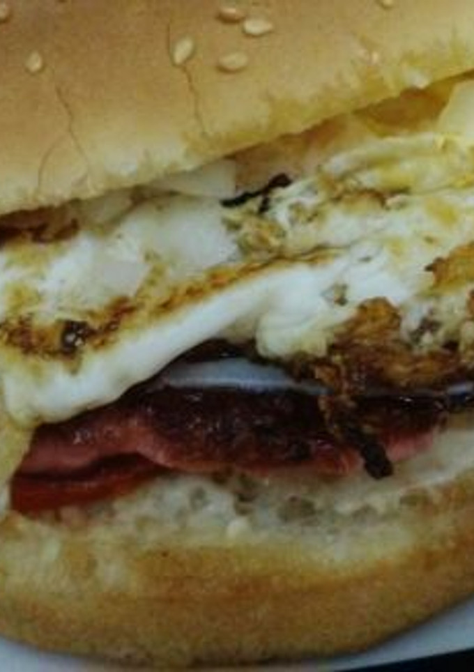 Una foto de Hamburguesa de pollo con verduras