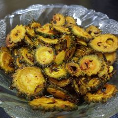 A picture of Crispy Karela roundels.
