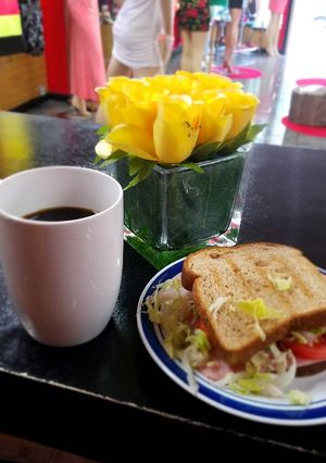 Una foto de Rebanadas pan integral con aguacate