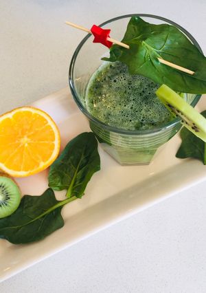 Une photo de Le jus santé : épinards, oranges,kiwi
