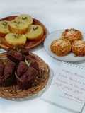 Set Menu Jajanan Pasar : Bolu Kukus Coklat Mekar, Kue Pisang, Martabak Mie