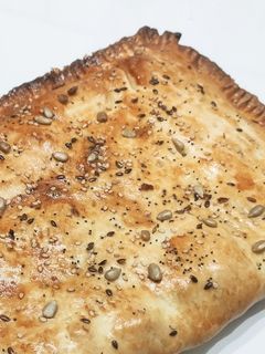 Una foto de Empanada de champiñones y queso crema