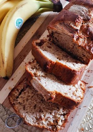 รูปของ ขนมปังกล้วยลูกเกดถั่ว (Banana Bread with raisins and Hazelnut)​