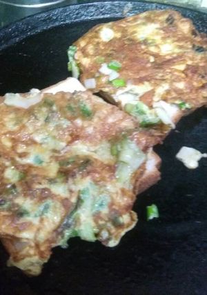 A picture of Spring Onion omelette.