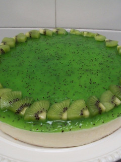 Una foto de Tarta fría de guanábana y kiwi
