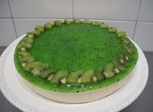 Una foto de Tarta fría de guanábana y kiwi