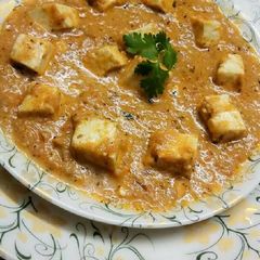 A picture of Shahi paneer.