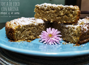 Una foto de Torta de coco con harina integral y harina de avena