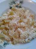 Fusilli ao molho alfredo e abobrinha