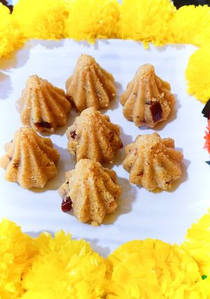 A picture of Moong dal modak.