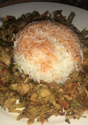 A picture of Easy fried canned tuna with veggies.