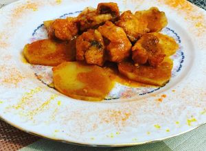 Foto principal de Cola de rape en adobo con patatas panaderas al microondas - Lékué