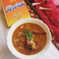 A picture of Mah ki Dal- Without cream.