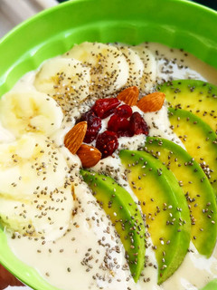 Foto resep Banana Strawberry Smoothie Bowl