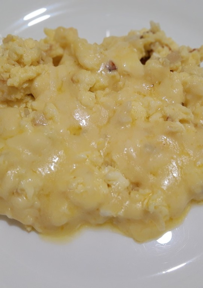 Una foto de Revoltillo de huevo con leche y queso