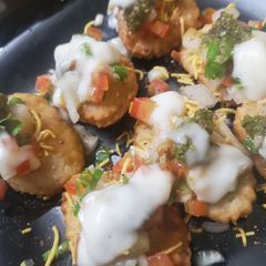A picture of Mini papri chat.