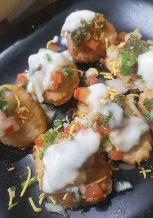 A picture of Mini papri chat.