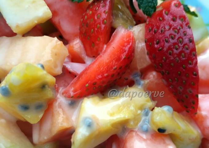 Resep Salad Buah Selasih Bikinramadanberkesan Oleh Dapoerve Cookpad