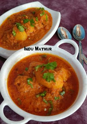 ढाबा स्टाईल दम आलू (dhaba style dum aloo recipe in Hindi) रेसिपी मुख्य फोटो